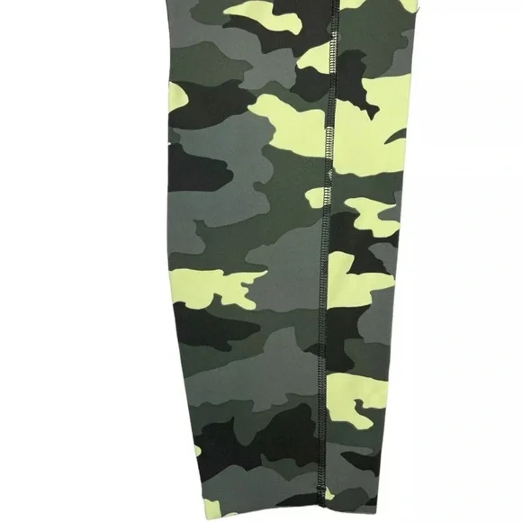 ⚡️SOLD⚡️Lululemon Fast Free High-Rise Crop Tight Leggings Camo Crispin Green - Picture 11 of 15